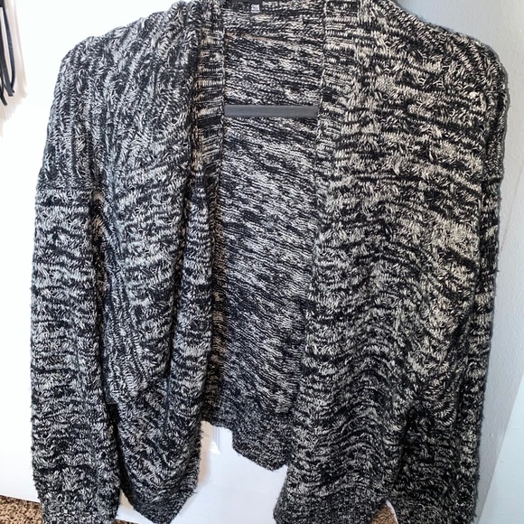 Kendall & Kylie cardigan - Picture 1 of 1